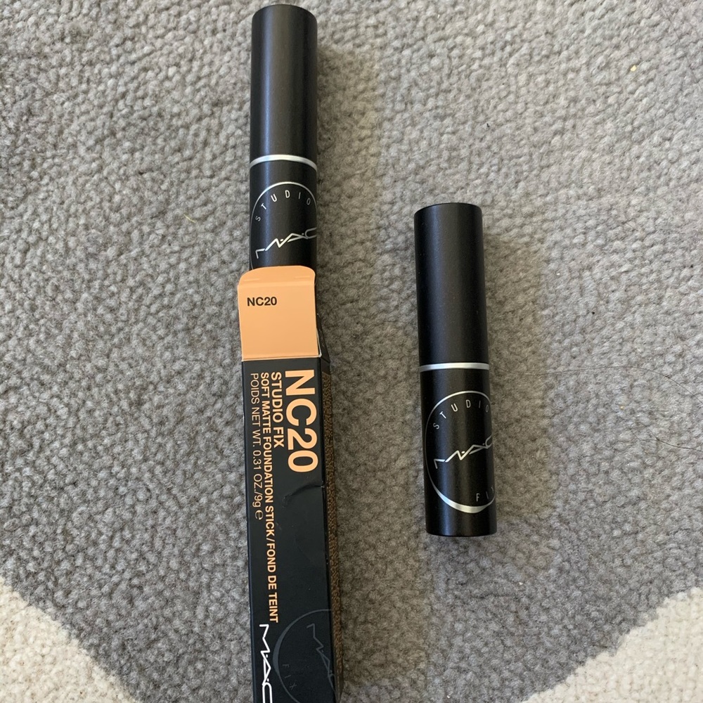 MAC Studio Fix Foundation NC20